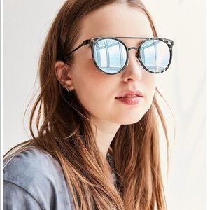 QUAY KANDY GRAM TORTOISE SUNGLASSES